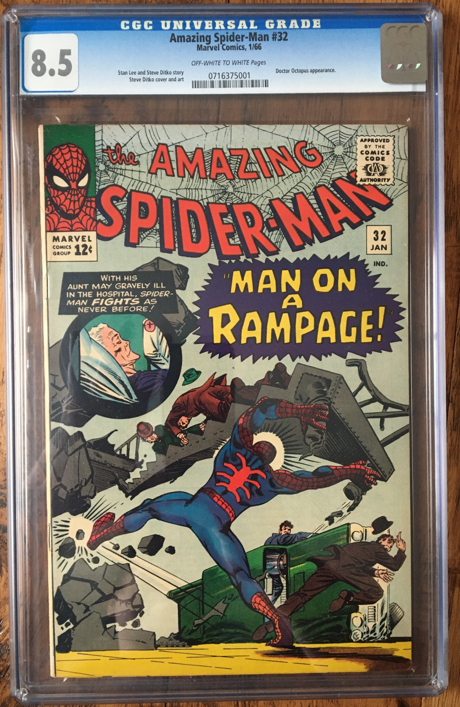 Amazing Spider-Man #32 CGC 8.5 ow/w